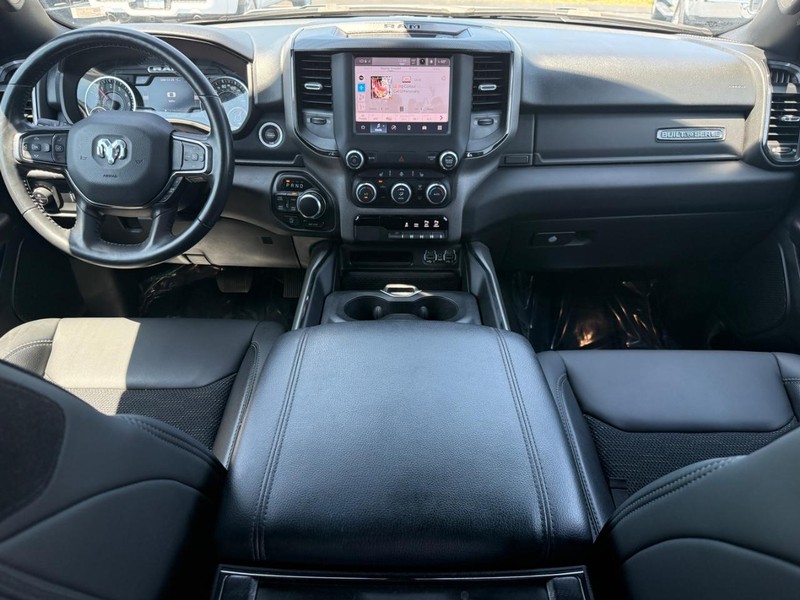 Ram 1500 Vehicle Full-screen Gallery Image 12