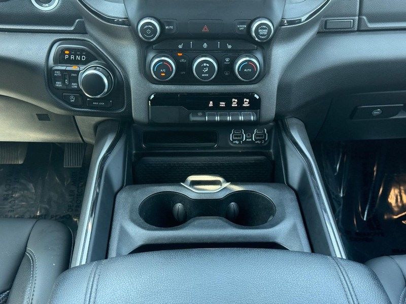 Ram 1500 Vehicle Full-screen Gallery Image 15