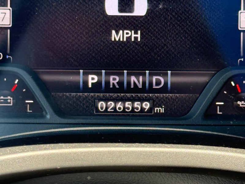Ram 1500 Vehicle Full-screen Gallery Image 21