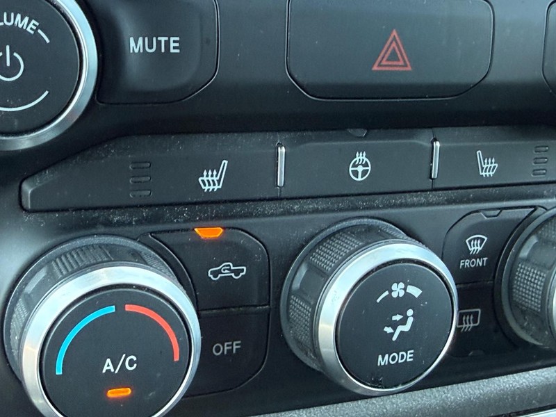 Ram 1500 Vehicle Full-screen Gallery Image 23