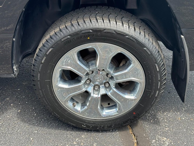 Ram 1500 Vehicle Full-screen Gallery Image 8
