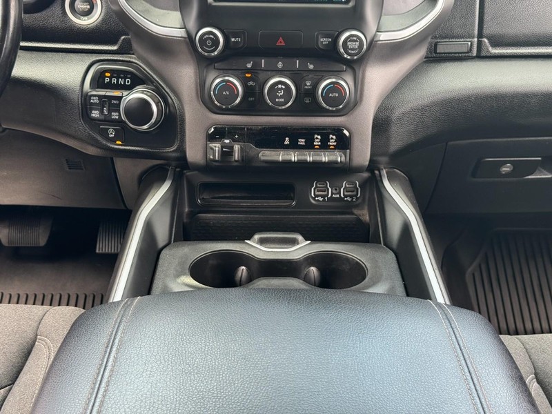 Ram 1500 Vehicle Full-screen Gallery Image 16