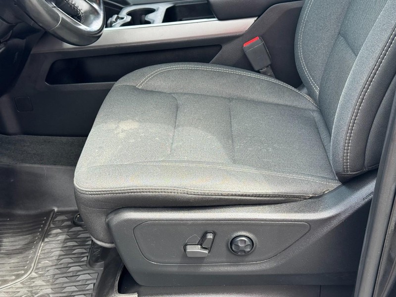 Ram 1500 Vehicle Full-screen Gallery Image 18