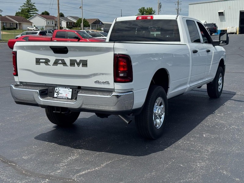 Ram 2500 Vehicle Full-screen Gallery Image 3