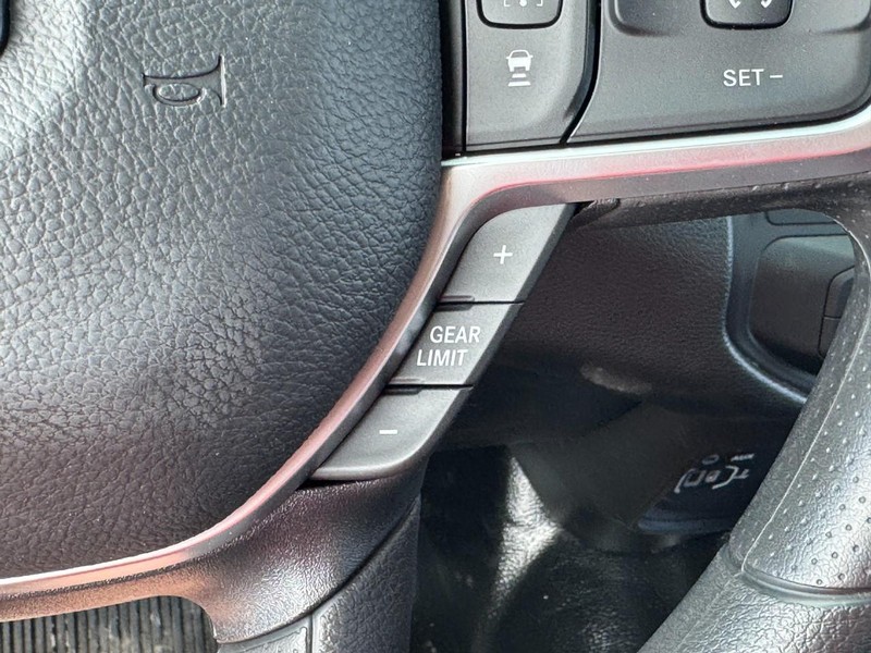 Ram 2500 Vehicle Full-screen Gallery Image 14