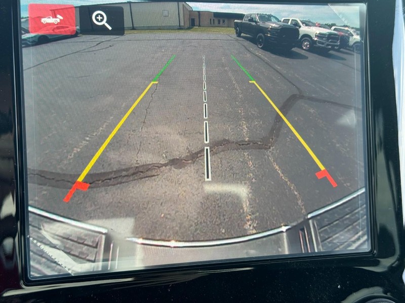 Ram 2500 Vehicle Full-screen Gallery Image 16