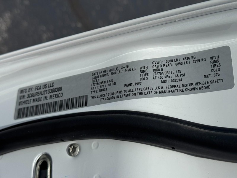 Ram 2500 Vehicle Full-screen Gallery Image 17