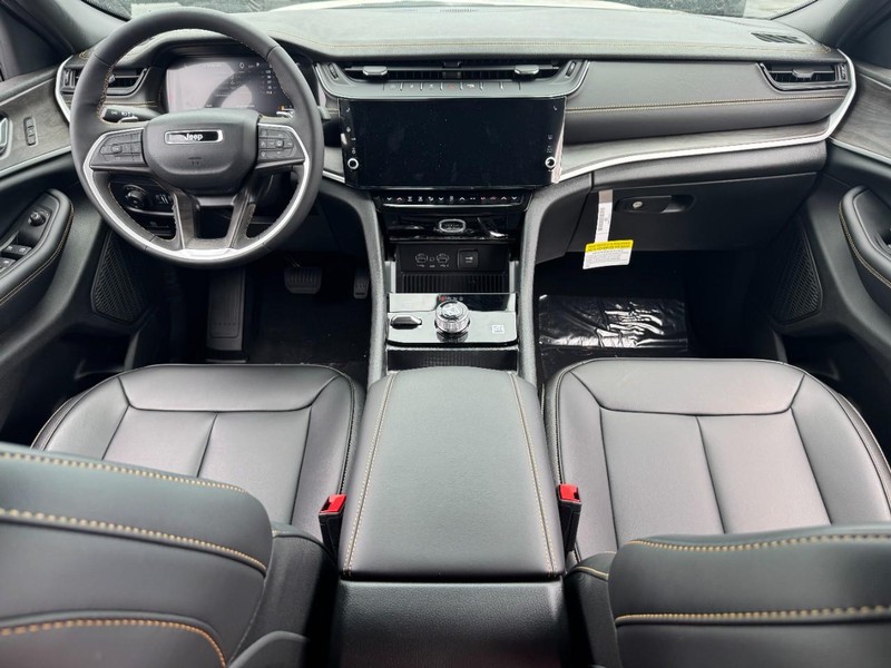 Jeep Grand Cherokee Vehicle Full-screen Gallery Image 7