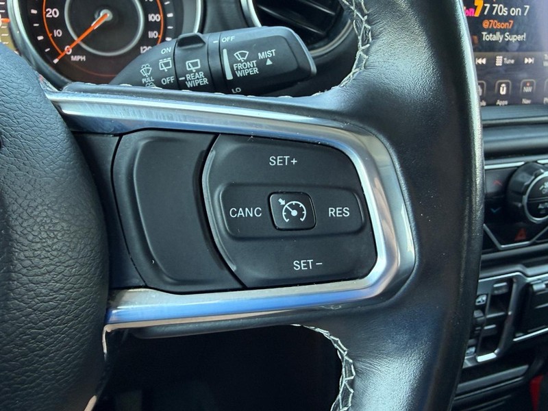Jeep Wrangler Vehicle Full-screen Gallery Image 19