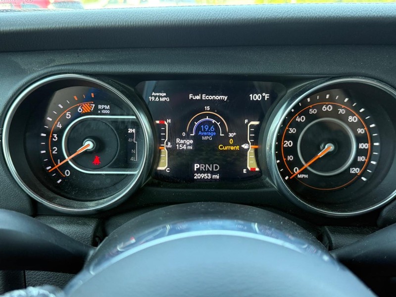 Jeep Wrangler Vehicle Full-screen Gallery Image 21