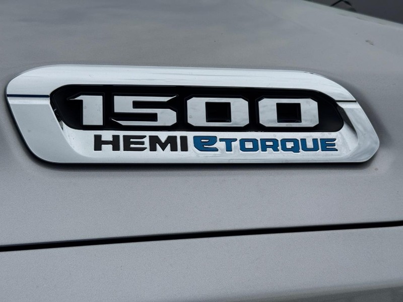 Ram 1500 Vehicle Full-screen Gallery Image 9
