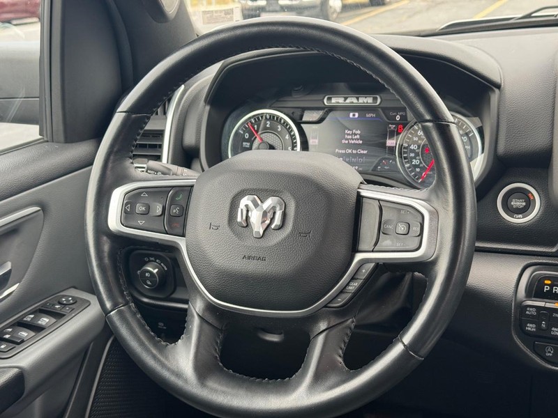 Ram 1500 Vehicle Full-screen Gallery Image 14