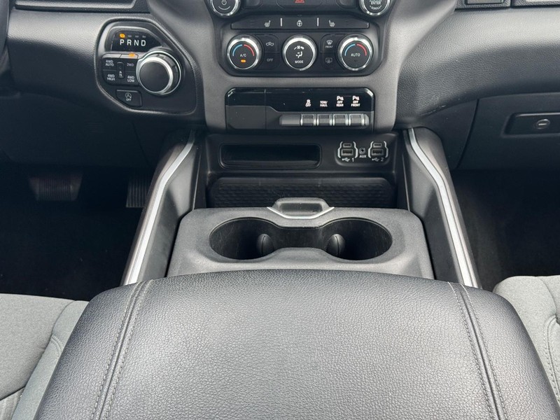 Ram 1500 Vehicle Full-screen Gallery Image 16