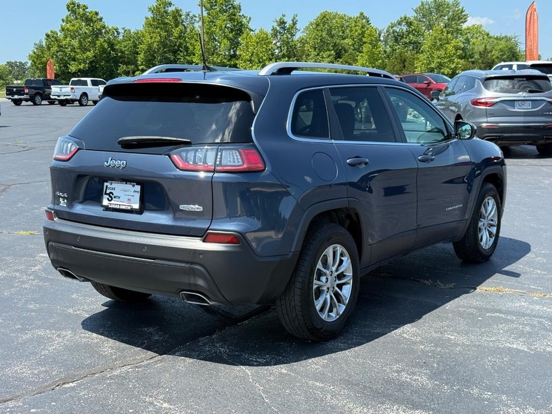 Jeep Cherokee Vehicle Full-screen Gallery Image 3