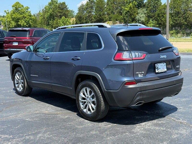 Jeep Cherokee Vehicle Full-screen Gallery Image 6