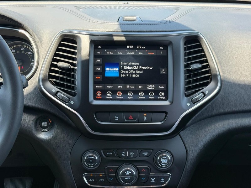 Jeep Cherokee Vehicle Full-screen Gallery Image 13