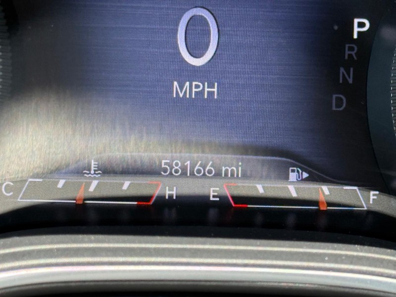 Jeep Cherokee Vehicle Full-screen Gallery Image 20