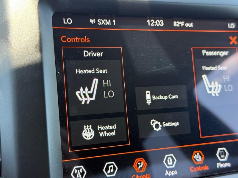 Jeep Cherokee Vehicle Full-screen Gallery Image 22