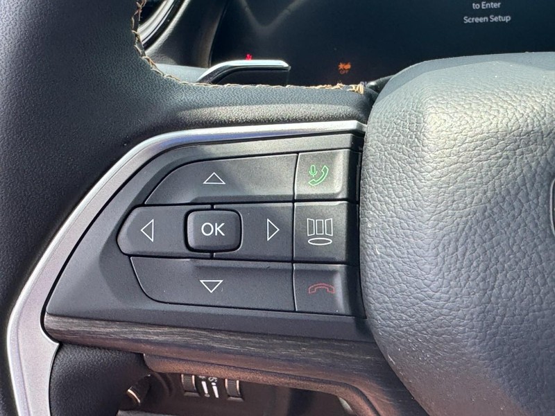 Jeep Grand Cherokee Vehicle Full-screen Gallery Image 13