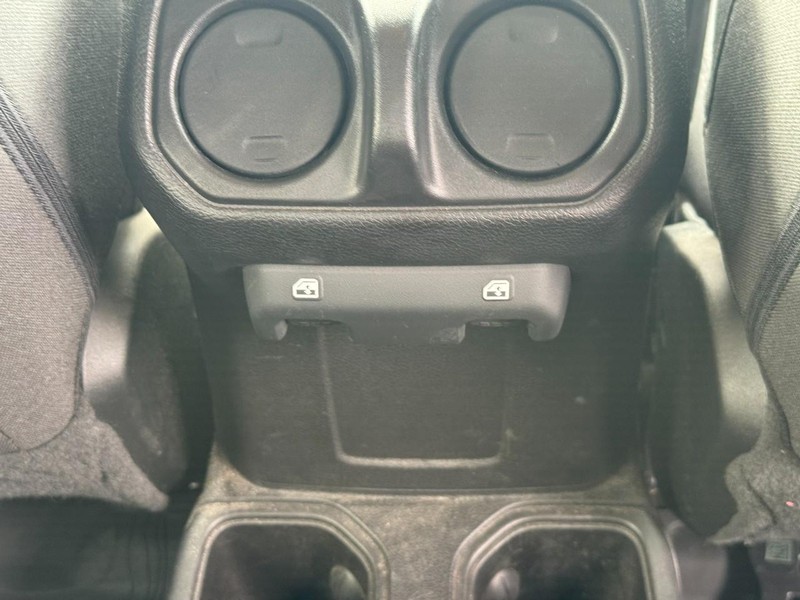 Jeep Gladiator Vehicle Full-screen Gallery Image 10