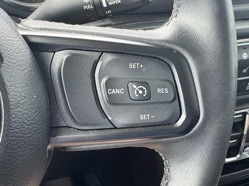 Jeep Gladiator Vehicle Full-screen Gallery Image 19