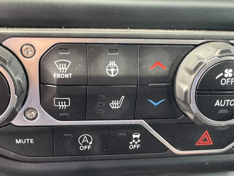 Jeep Gladiator Vehicle Full-screen Gallery Image 23