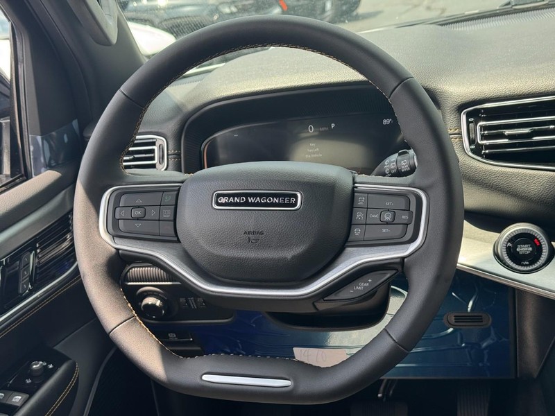 Jeep Grand Wagoneer Vehicle Full-screen Gallery Image 8