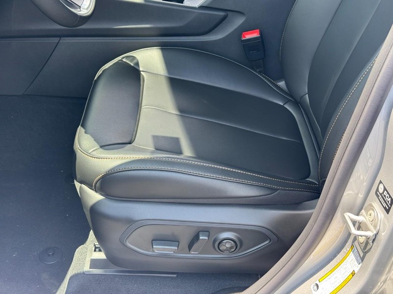 Jeep Grand Cherokee Vehicle Full-screen Gallery Image 13