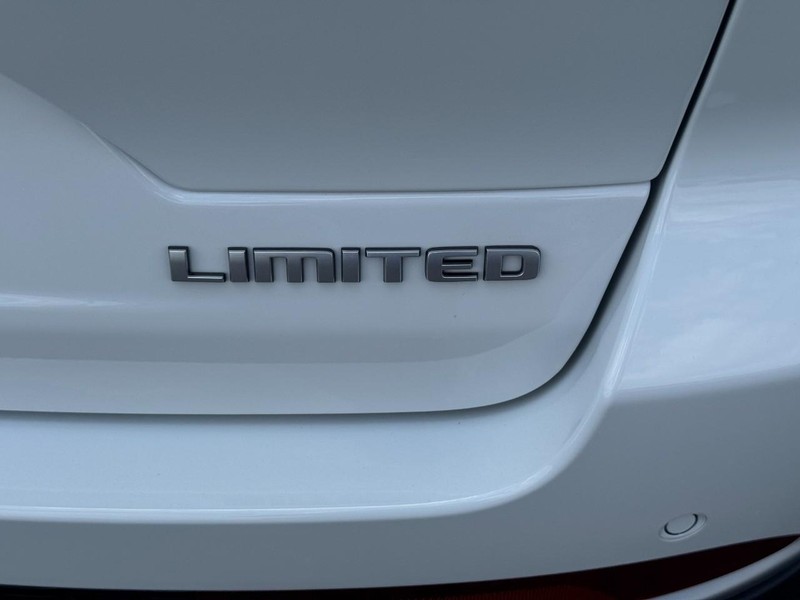 Jeep Grand Cherokee Vehicle Full-screen Gallery Image 4