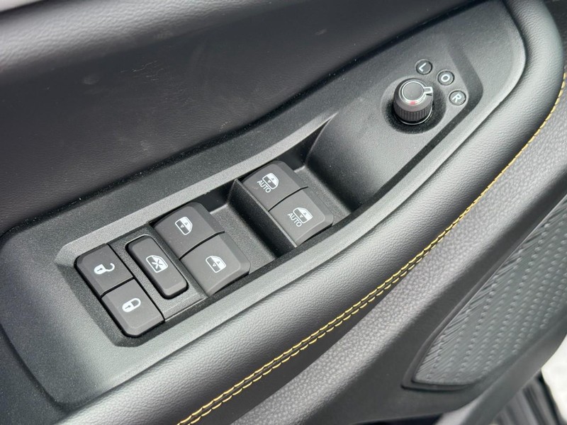 Jeep Grand Cherokee Vehicle Full-screen Gallery Image 11