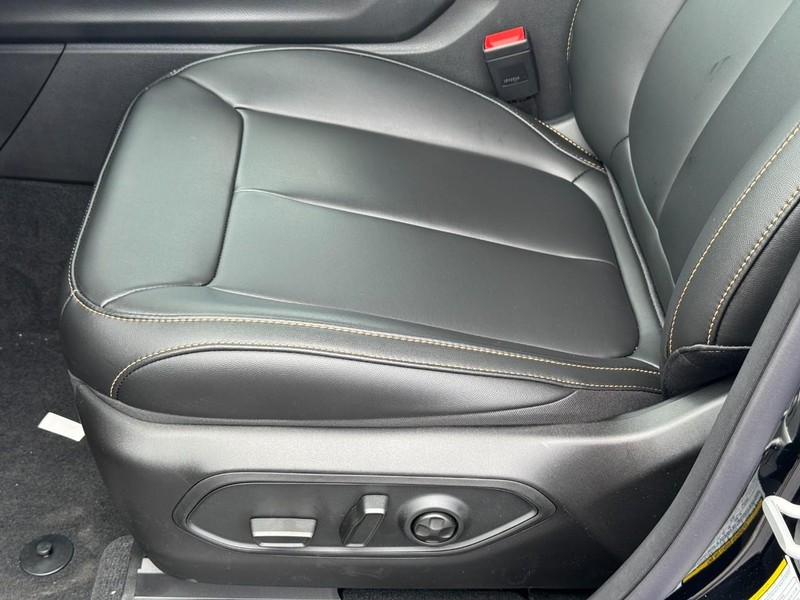 Jeep Grand Cherokee Vehicle Full-screen Gallery Image 13