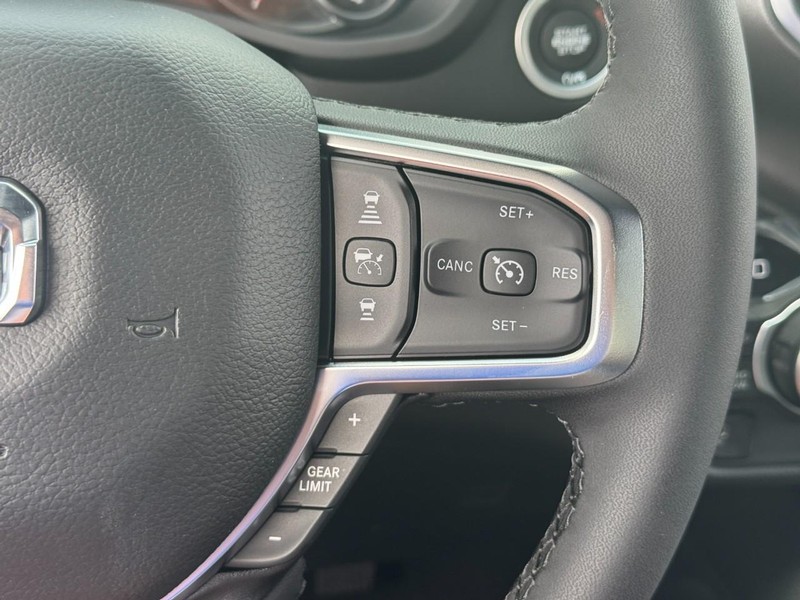 Ram 1500 Vehicle Full-screen Gallery Image 15