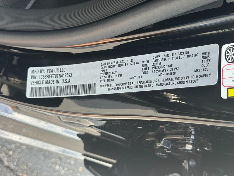Ram 1500 Vehicle Full-screen Gallery Image 17