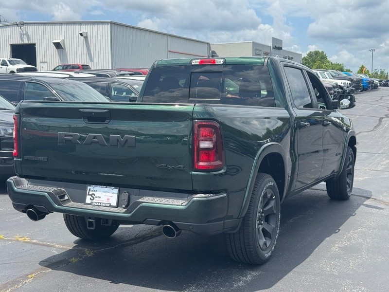 Ram 1500 Vehicle Full-screen Gallery Image 3