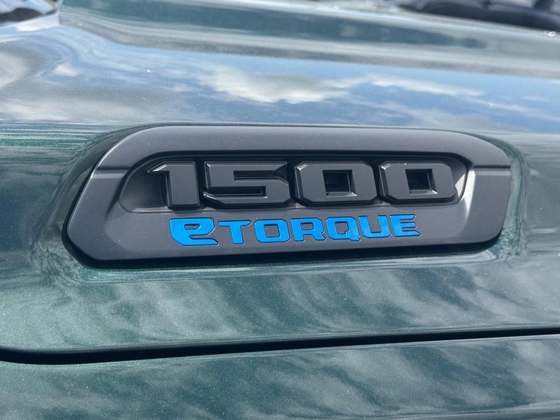 Ram 1500 Vehicle Full-screen Gallery Image 7