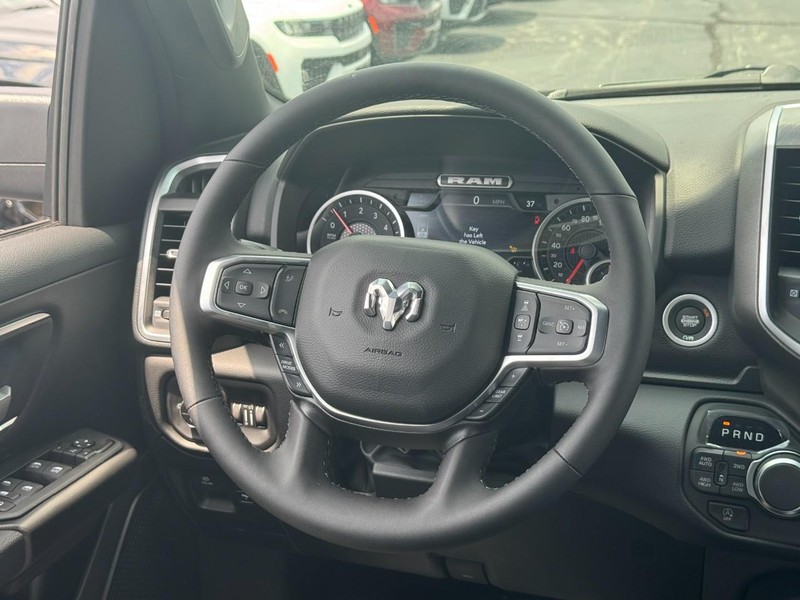 Ram 1500 Vehicle Full-screen Gallery Image 10