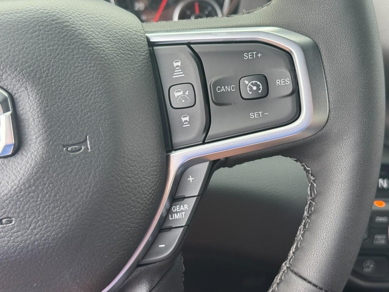 Ram 1500 Vehicle Full-screen Gallery Image 16