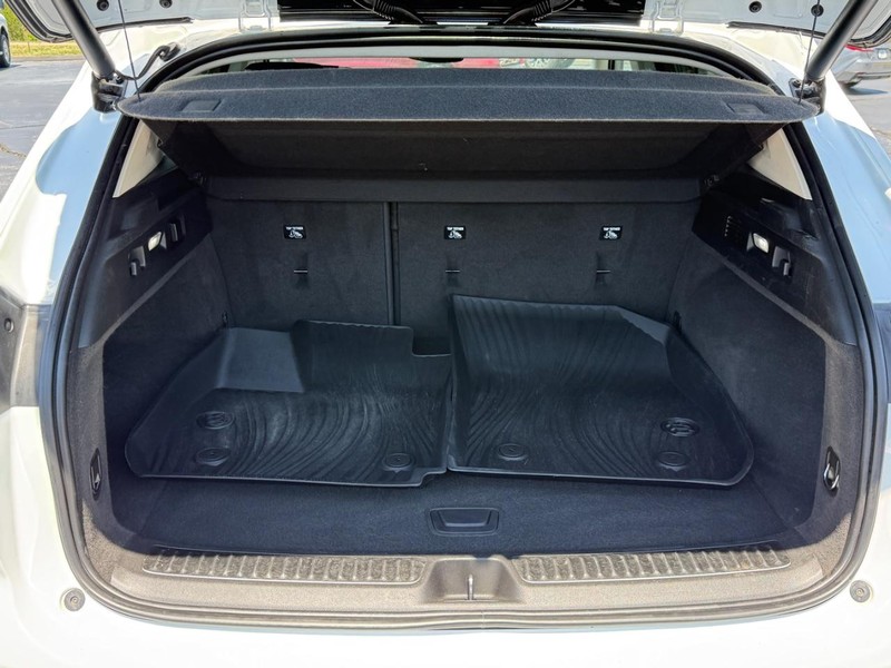 Buick Envision Vehicle Full-screen Gallery Image 04