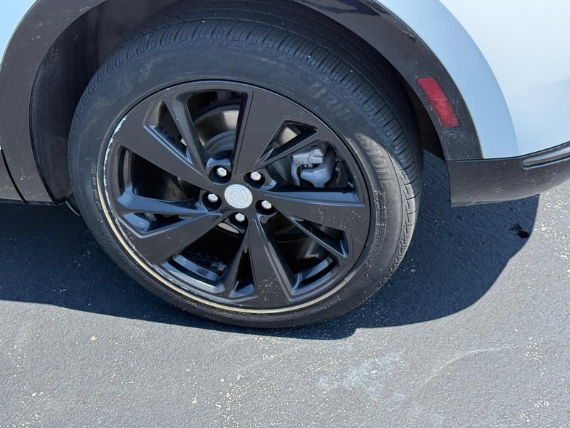 Buick Envision Vehicle Full-screen Gallery Image 08