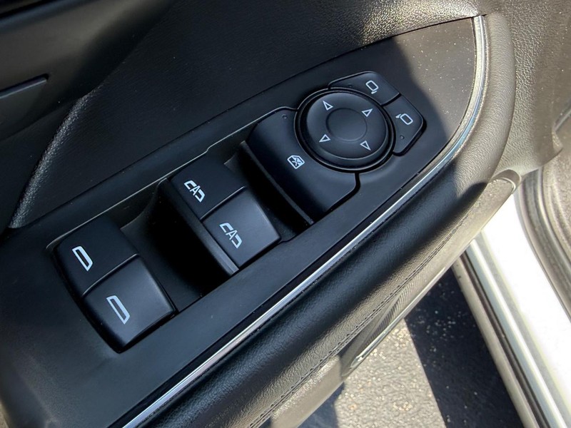 Buick Envision Vehicle Full-screen Gallery Image 16