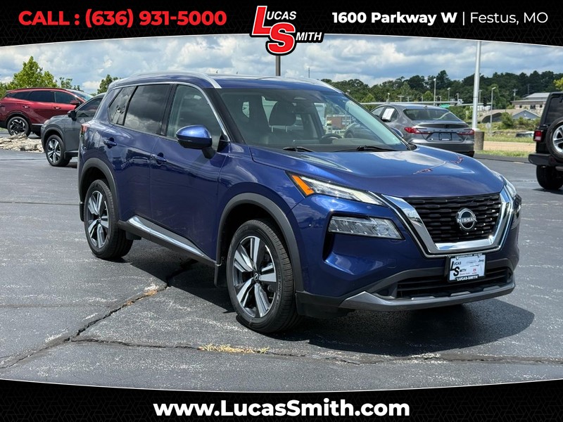 Nissan Rogue Vehicle Full-screen Gallery Image 01