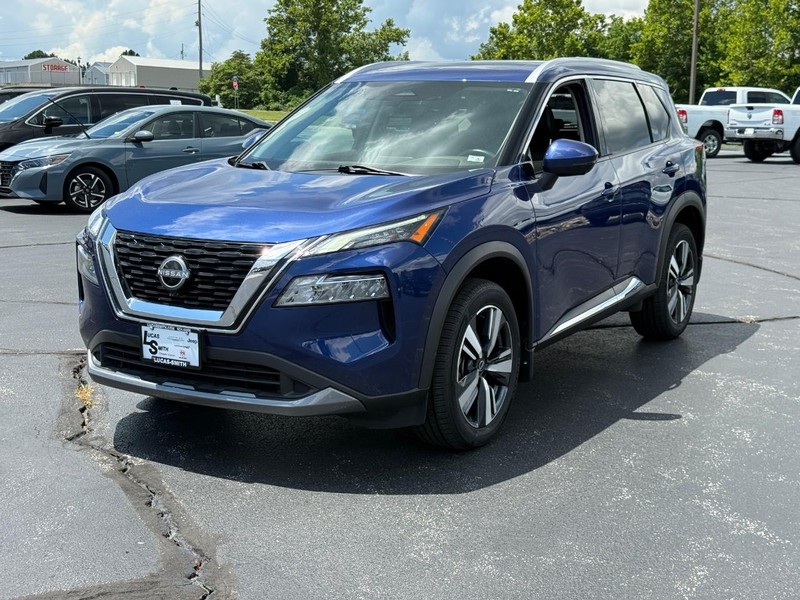 Nissan Rogue Vehicle Full-screen Gallery Image 09
