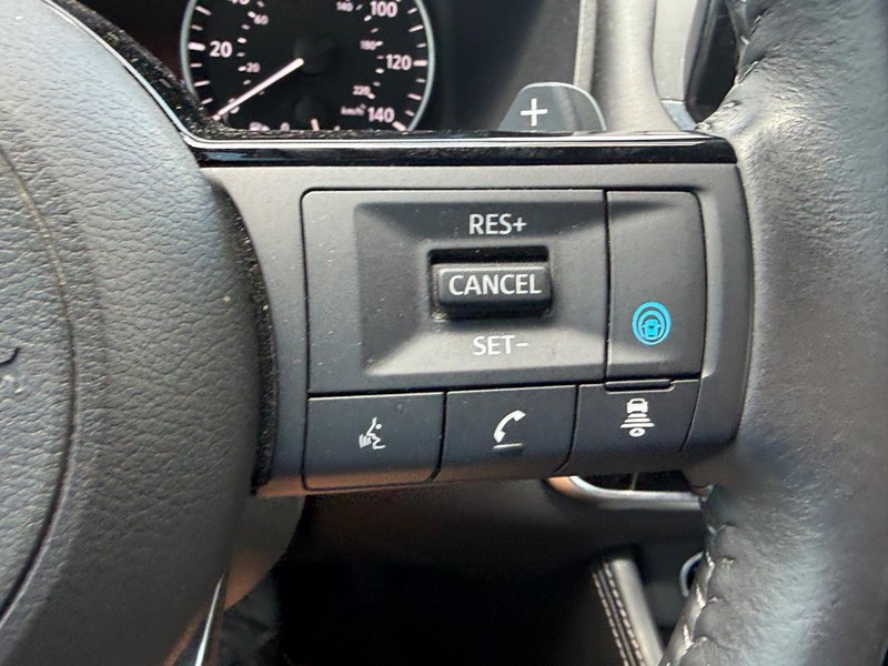Nissan Rogue Vehicle Full-screen Gallery Image 20