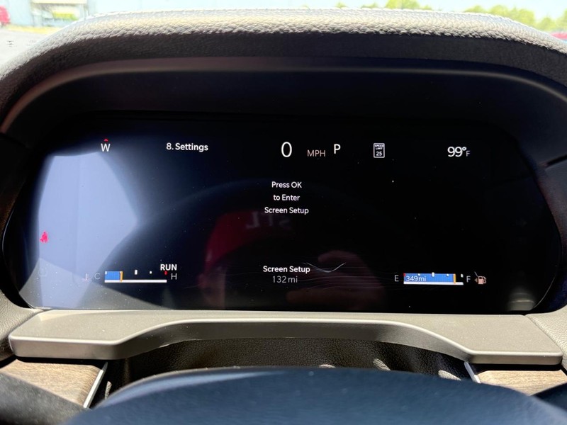 Jeep Grand Cherokee Vehicle Full-screen Gallery Image 15