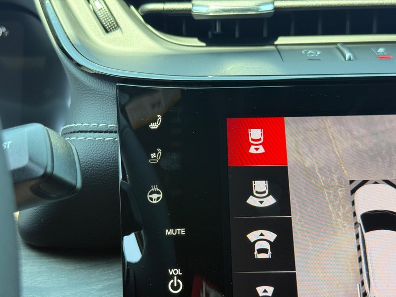 Jeep Grand Cherokee Vehicle Full-screen Gallery Image 17