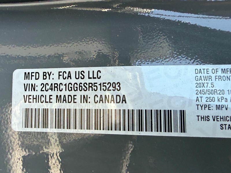 Chrysler Pacifica Vehicle Full-screen Gallery Image 26