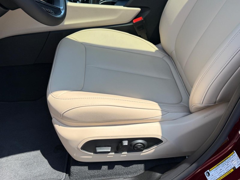 Jeep Grand Cherokee Vehicle Full-screen Gallery Image 12