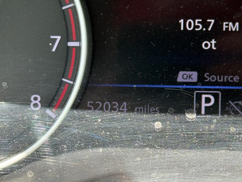 Nissan Sentra Vehicle Full-screen Gallery Image 22