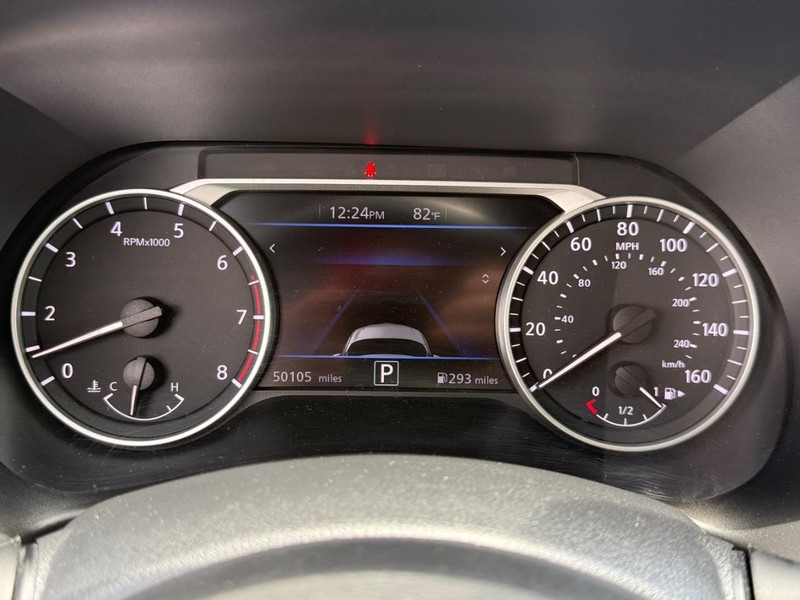 Nissan Sentra Vehicle Full-screen Gallery Image 19