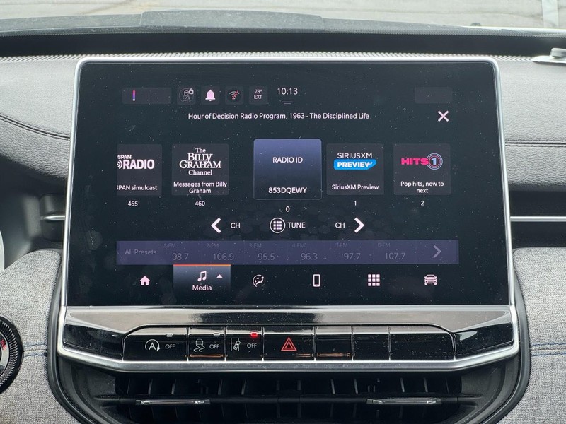 Jeep Compass Vehicle Full-screen Gallery Image 15